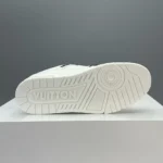 Louis Vuitton LV Unisex LV Trainer Sneaker-White 1AIKR9