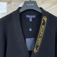 Louis Vuitton Men Embroidered Signature Cardigan 1AHVMZ (1)