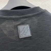 Louis Vuitton Men Signature Embellished T-Shirt 1AIMLZ (1)