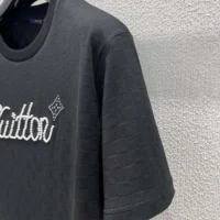 Louis Vuitton Men Signature Embellished T-Shirt 1AIMLZ (1)