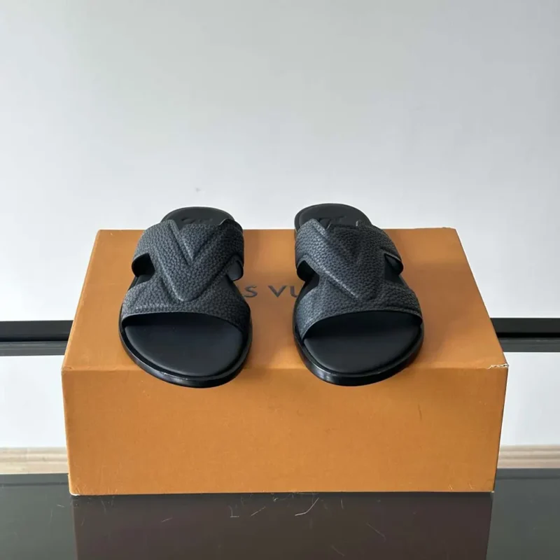 Louis Vuitton Unisex LV Oasis Mule-Black 1ADGB0