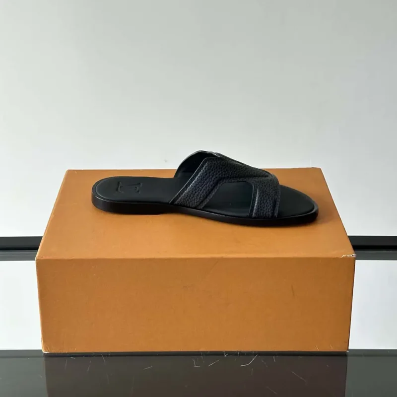 Louis Vuitton Unisex LV Oasis Mule-Black 1ADGB0