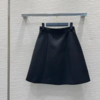 Louis Vuitton Women Chain Detail A-Line Mini Skirt 1AHUQ3 (1)