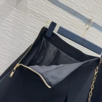 Louis Vuitton Women Chain Detail A-Line Mini Skirt 1AHUQ3 (1)