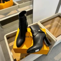Louis Vuitton Women Silhouette Ankle Boot-Black 1ADAQZ (1)