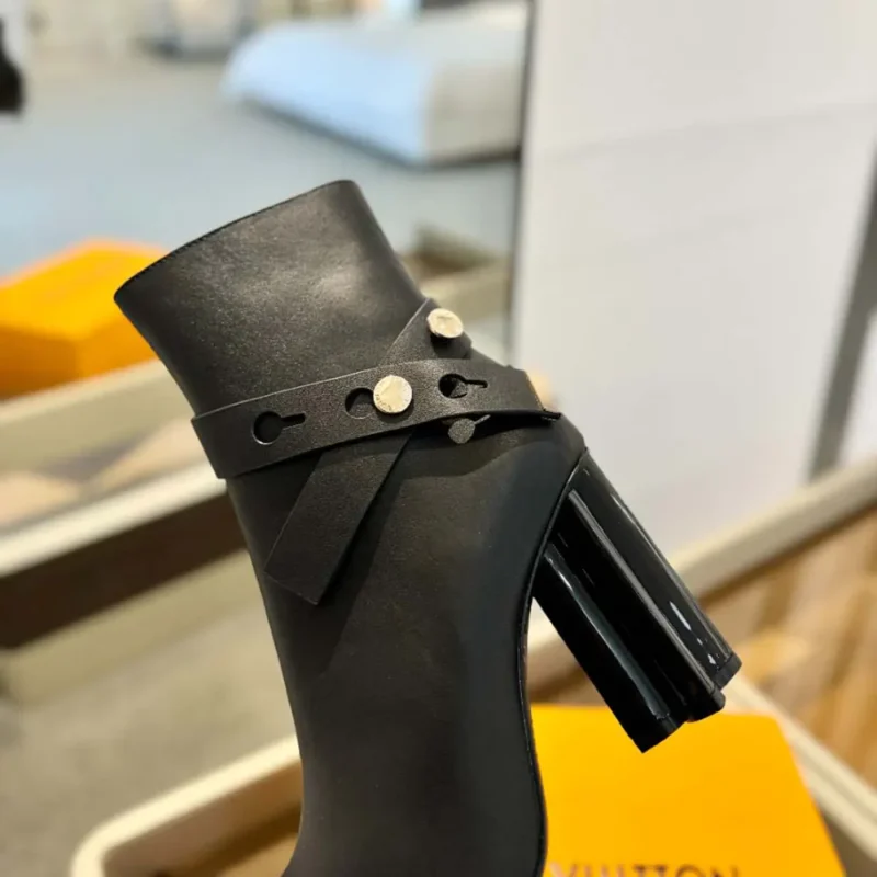 Louis Vuitton Women Silhouette Ankle Boot-Black 1ADAQZ