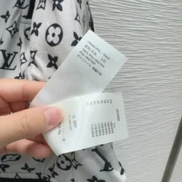 Louis Vuitton Women Sleeveless Check Bomber Jacket 1AIPTD (1)
