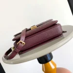 Louis Vuitton LV Women Pochette Metis MM Embossed Grained Cowhide Leather-M25939