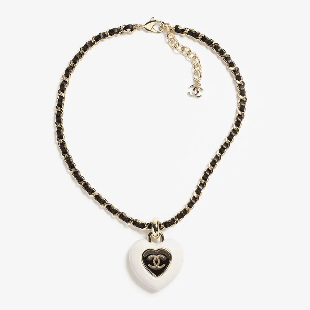 Chanel Women Necklace Metal Resin Calfskin & Strass Gold Pearly White Black & Crystal (1) Chanel Women Necklace Metal Resin Calfskin & Strass Gold Pearly White Black & Crystal