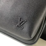 Louis Vuitton LV Men Avenue Slingbag Taiga Cowhide Leather-Black M30863