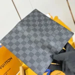 Louis Vuitton LV Unisex Brazza Wallet Damier Graphite Canvas-N62665