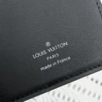 Louis Vuitton LV Unisex Brazza Wallet Waxy Calfskin Leather-Black M25942