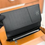 Louis Vuitton LV Unisex Brazza Wallet Waxy Calfskin Leather-Black M25942