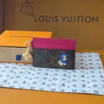 Louis Vuitton LV Unisex LV Charms Card Holder Monogram M15332