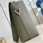 Louis Vuitton LV Unisex Verso Hobo LV Touch Calfskin Leather-Green M26747