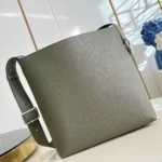 Louis Vuitton LV Unisex Verso Hobo LV Touch Calfskin Leather-Green M26747