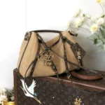 Louis Vuitton LV Women Express MM Calfskin Leather-Natural M26358