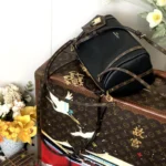 Louis Vuitton LV Women Express PM Calfskin Leather-Black M26039