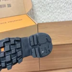 Louis Vuitton Unisex LV Summit Sneaker-Black 1AJAER