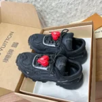 Louis Vuitton Unisex LV Summit Sneaker-Black 1AJAER