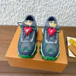 Louis Vuitton Unisex LV Summit Sneaker-Green 1AJAXK