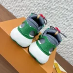 Louis Vuitton Unisex LV Summit Sneaker-Green 1AJAXK