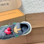 Louis Vuitton Unisex LV Summit Sneaker-Green 1AJAXK