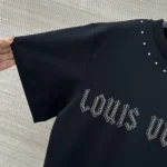 Louis Vuitton Women Signature Stud T-Shirt-Black 1AJENW