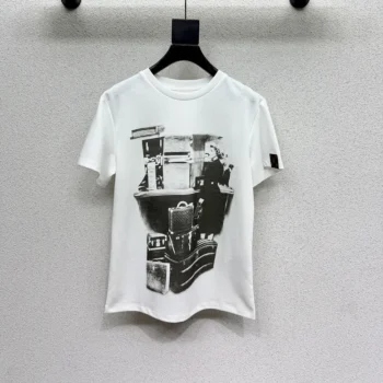 Louis Vuitton Women Traveller Trunk Print T-Shirt 1AJHGU