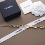 Chanel Women Necklace Metal & Strass Golden & Crystal ABH252