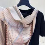 Louis Vuitton LV Women Trunk Scarf T-Shirt-Black 1AK0QD
