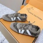 Louis Vuitton Unisex Travels with Grace Coddington-Beige 1AIF06