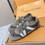 Louis Vuitton Unisex Travels with Grace Coddington-Beige 1AIF06