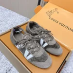 Louis Vuitton Unisex Travels with Grace Coddington-Beige 1AIF06