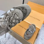 Louis Vuitton Unisex Travels with Grace Coddington-Beige 1AIF06