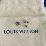 Louis Vuitton Women LV Whisper Earrings-M03666