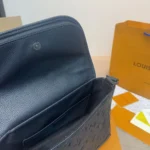 Louis Vuitton LV Unisex Pulse Messenger-Black M14874