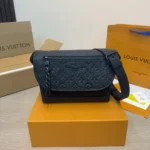 Louis Vuitton LV Unisex Pulse Messenger-Black M14874