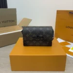Louis Vuitton LV Unisex Steamer Wearable Wallet M83613