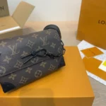 Louis Vuitton LV Unisex Steamer Wearable Wallet M83613