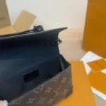 Louis Vuitton LV Unisex Steamer Wearable Wallet M83613