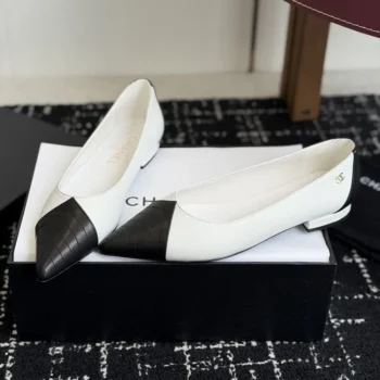 Chanel Women Ballet Flats Lambskin-White & Black G47289