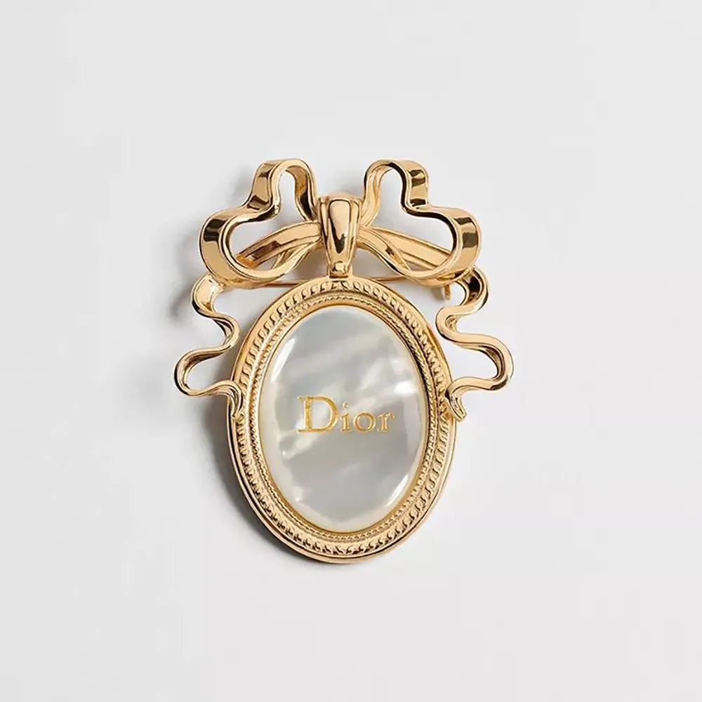 Dior Women Médaillon Brooch Gold-Finish Metal and White Mother-of-Pearl (1) Dior Women Médaillon Brooch Gold-Finish Metal and White Mother-of-Pearl