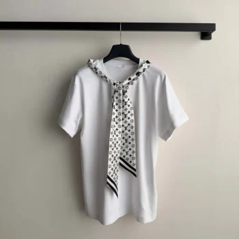 White 100% cotton interlock jersey 100% silk insert Signature print